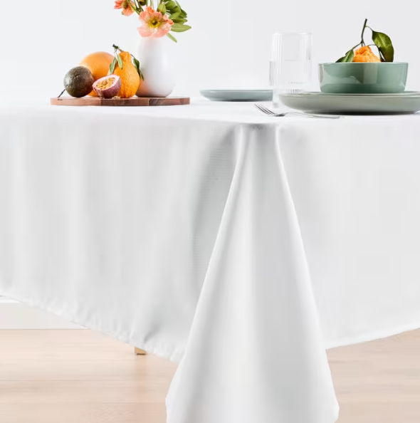 White Tablecloth